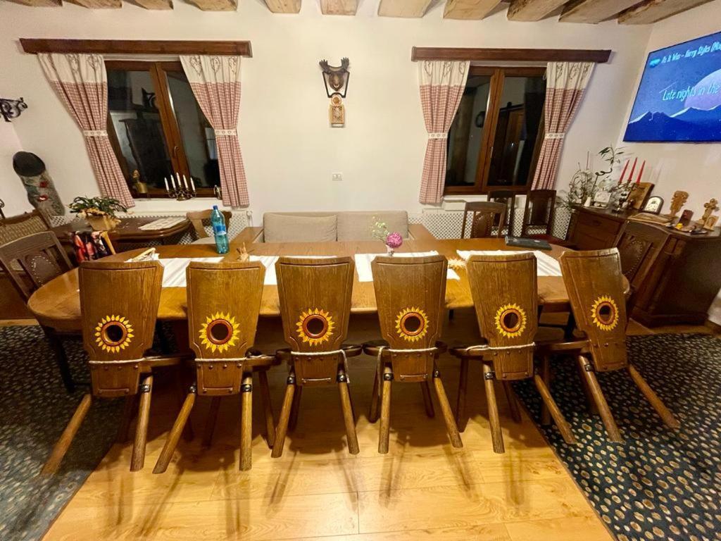 Pensiunea Bradet Brosteni Buitenkant foto